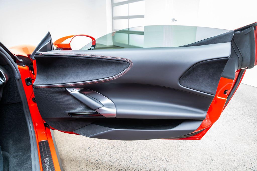 2022 Ferrari SF90 STRADALE — миниатюра 28