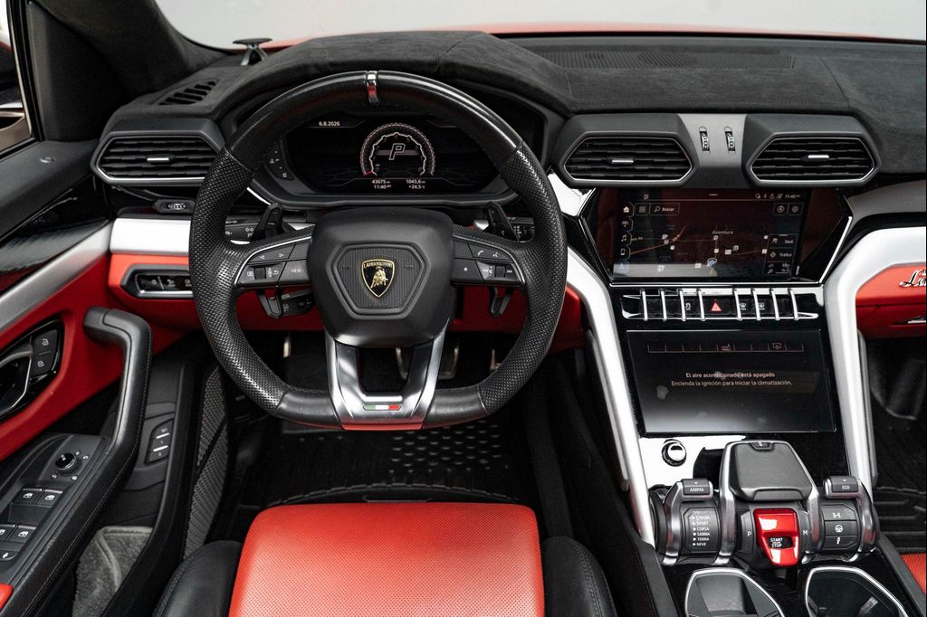 صورة 27 لـ 2020 Lamborghini URUS BASE