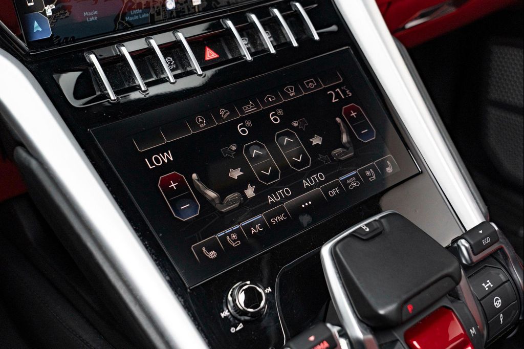 صورة 35 لـ 2020 Lamborghini URUS BASE