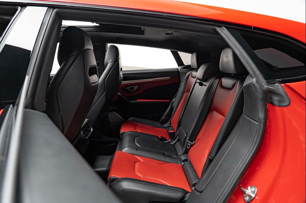 صورة 59 لـ 2020 Lamborghini URUS BASE