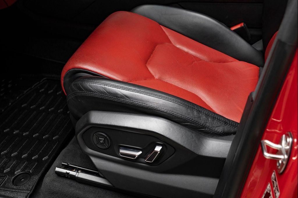 صورة 14 لـ 2020 Lamborghini URUS BASE