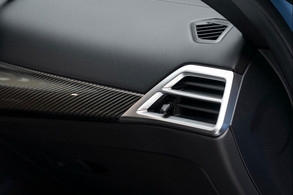 صورة مصغرة 46 لـ 2025 BMW M4 BASE