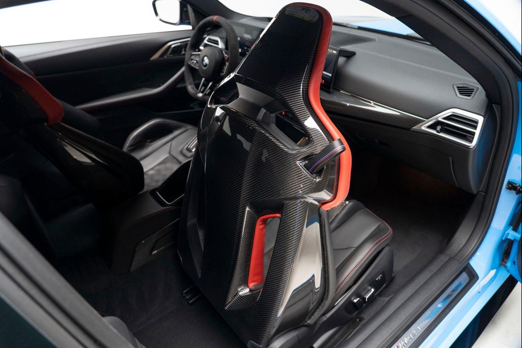 صورة مصغرة 39 لـ 2025 BMW M4 BASE