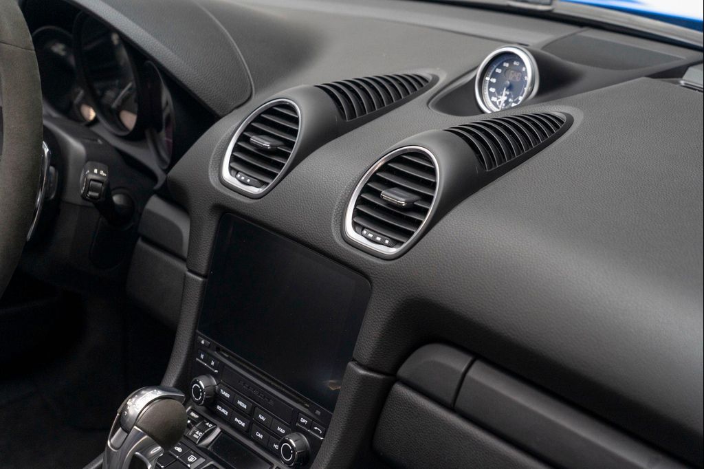 صورة مصغرة 26 لـ 2023 Porsche 718 SPYDER BASE