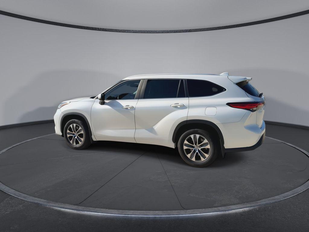 2023 Toyota HIGHLANDER XLE photo 6