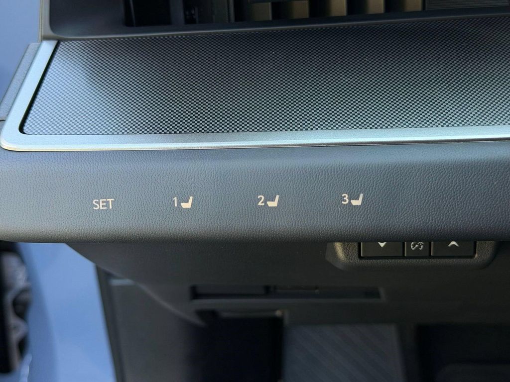 صورة مصغرة 23 لـ 2026 Lexus ES 500E PREMIUM AWD