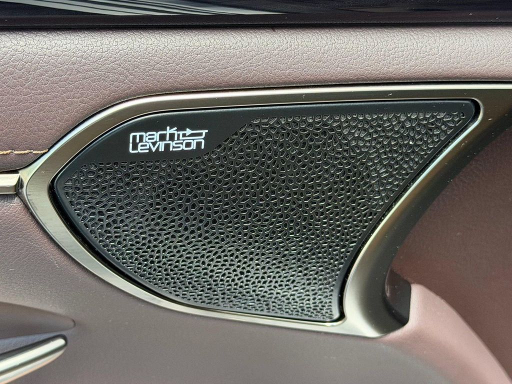 2021 Lexus ES 300H ULTRA LUXURY — фото 33
