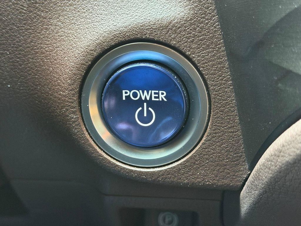 2021 Lexus ES 300H ULTRA LUXURY — фото 18