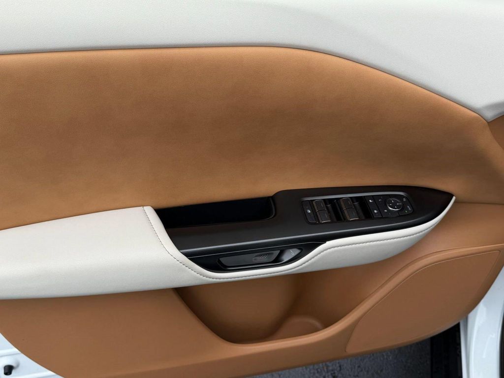 صورة مصغرة 14 لـ 2026 Lexus RZ 350E PREMIUM