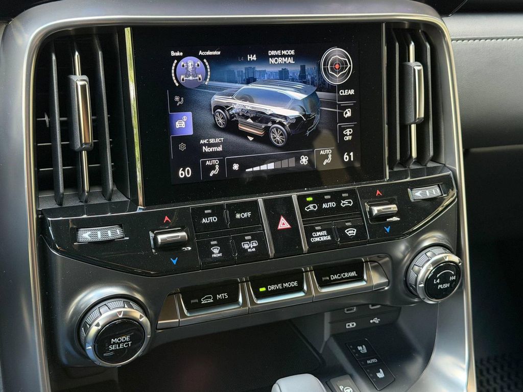 2026 Lexus LX 700H OVERTRAIL — миниатюра 20