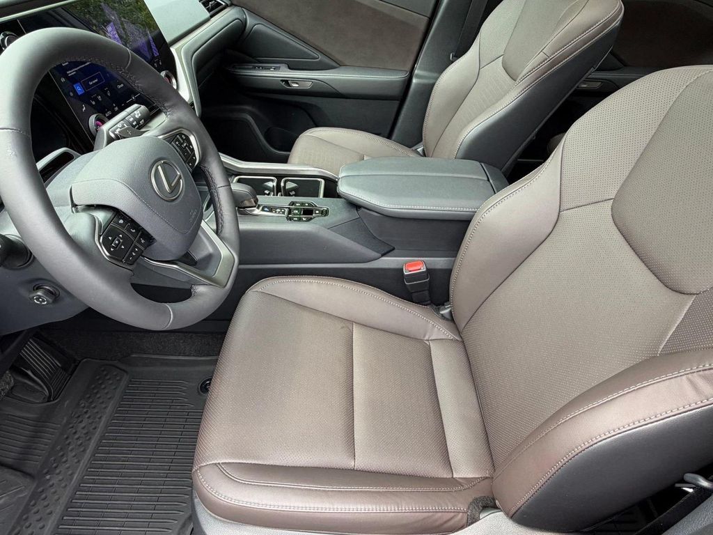 صورة مصغرة 25 لـ 2026 Lexus TX 350 PREMIUM