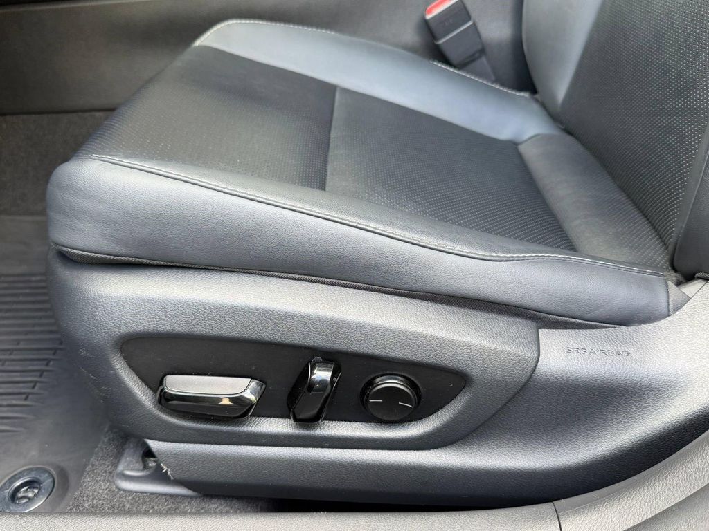 2021 Lexus UX 250H BASE 照片 15