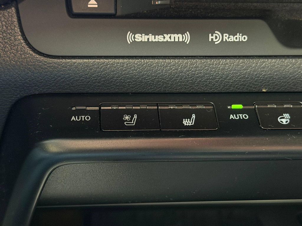 2021 Lexus UX 250H BASE 照片 19