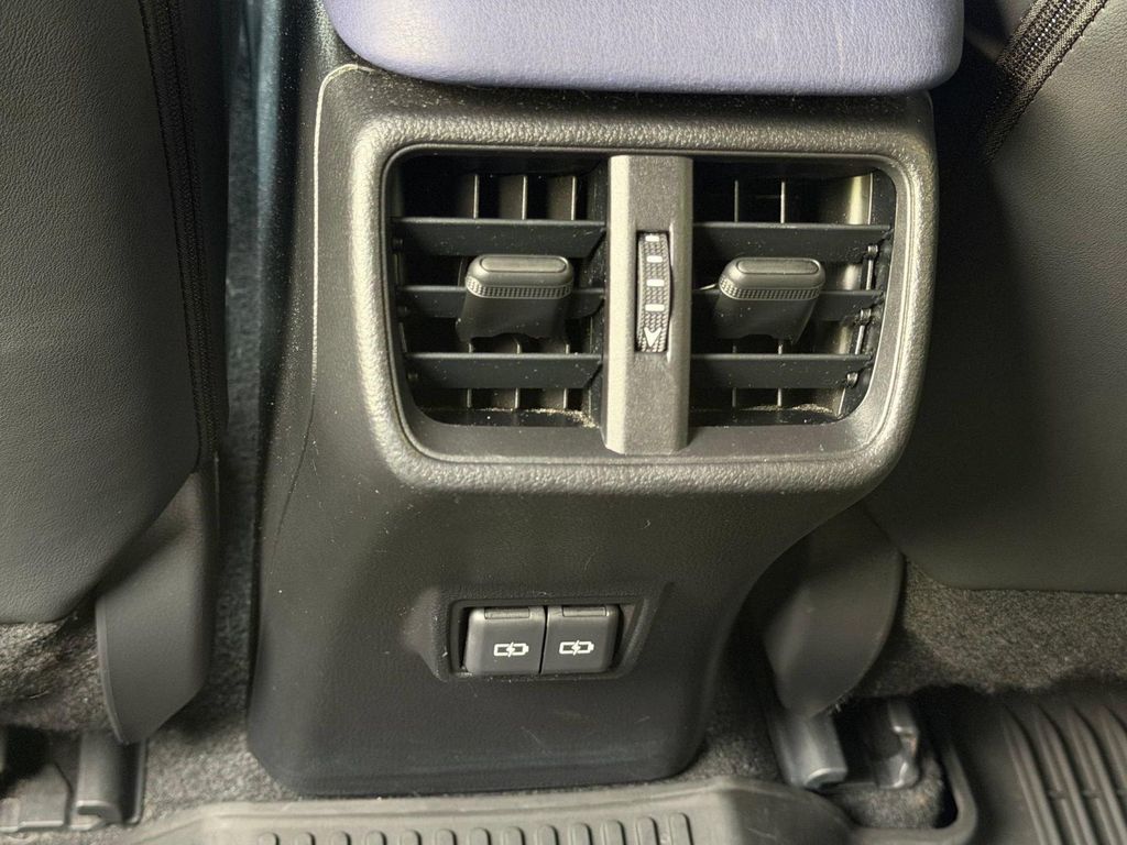 2021 Lexus UX 250H BASE 照片 32
