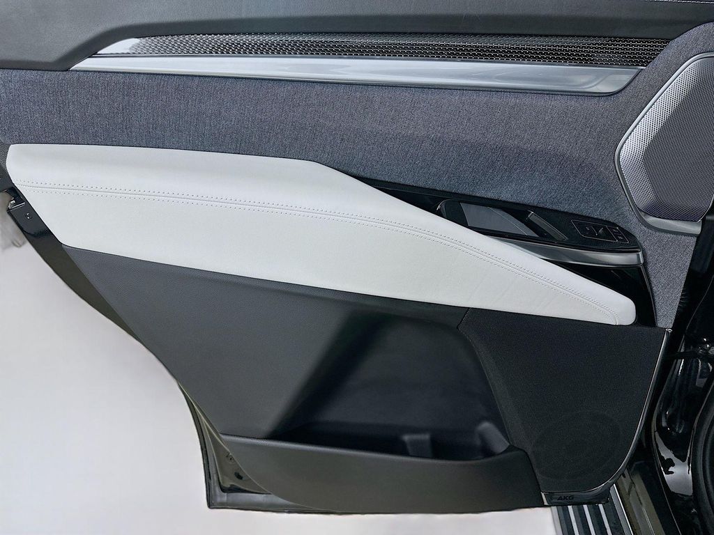 2026 Cadillac ESCALADE V-SERIES thumbnail 34