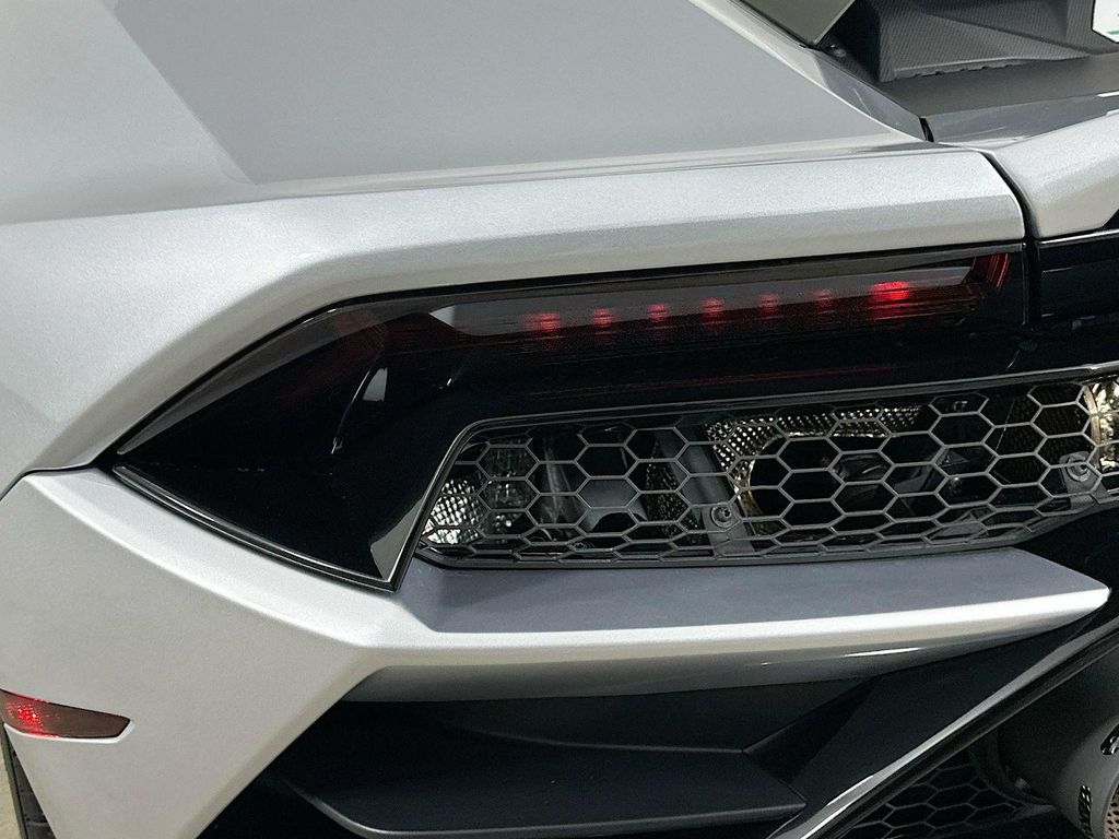 2023 Lamborghini HURACAN EVO COUPE RWD — миниатюра 12