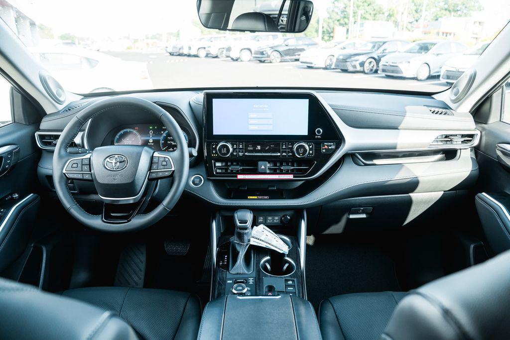 صورة مصغرة 12 لـ 2026 Toyota HIGHLANDER LIMITED