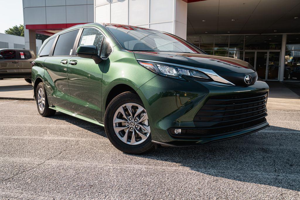 New 2026 Toyota Sienna XLE