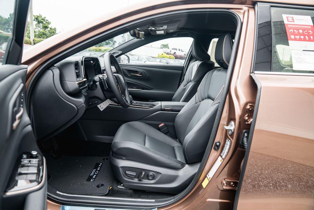 صورة مصغرة 26 لـ 2026 Toyota CROWN SIGNIA LIMITED