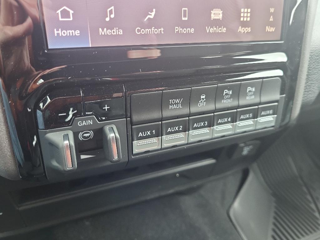 2026 RAM 2500 BLACK EXPRESS thumbnail 18