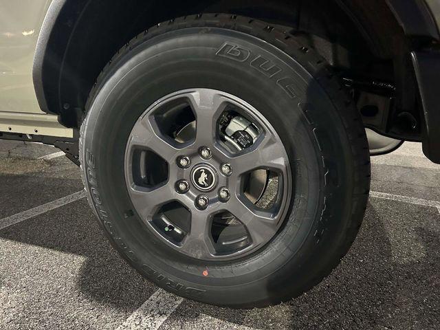 FORD BRONCO - 4