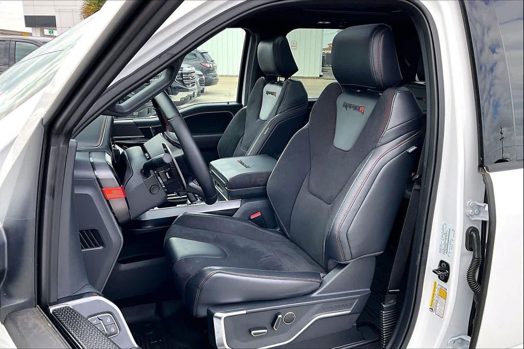 FORD F-150 RAPTOR - 8