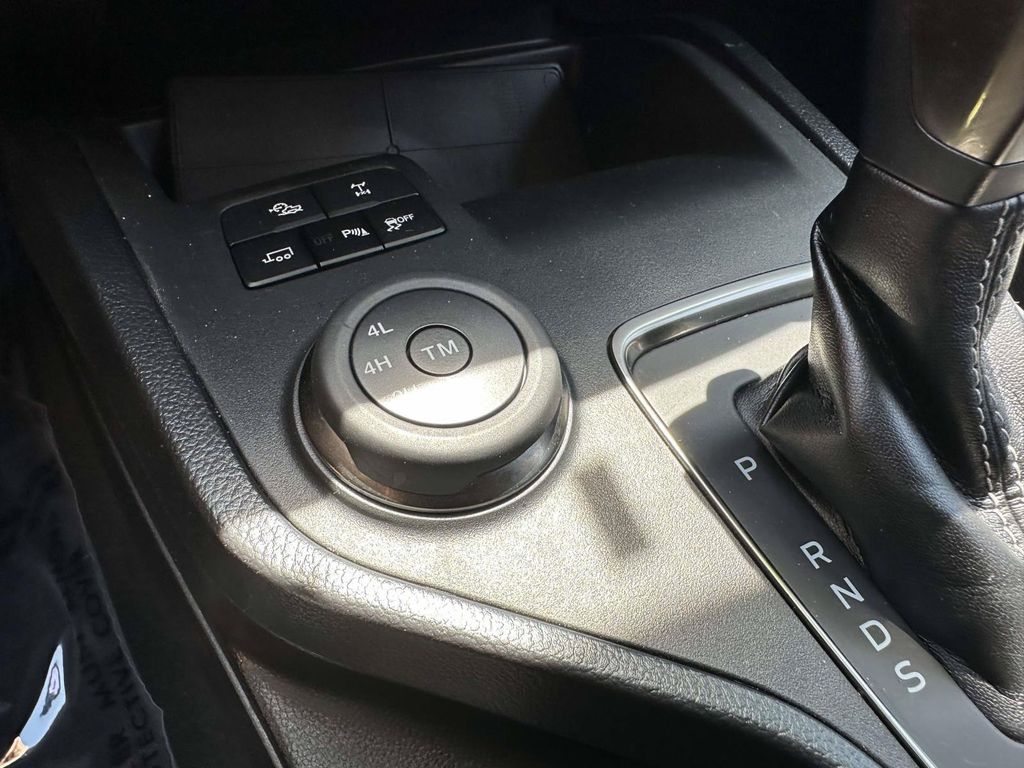 2023 FORD RANGER LARIAT — миниатюра 22