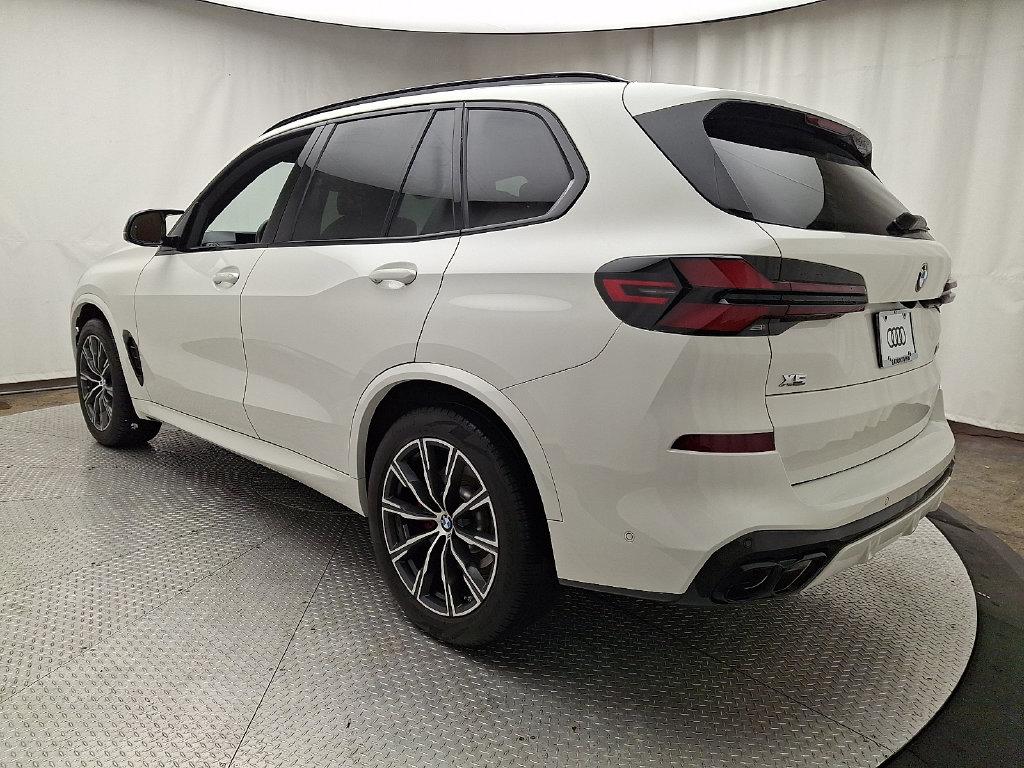 2025 BMW X5 M60I — фото 6