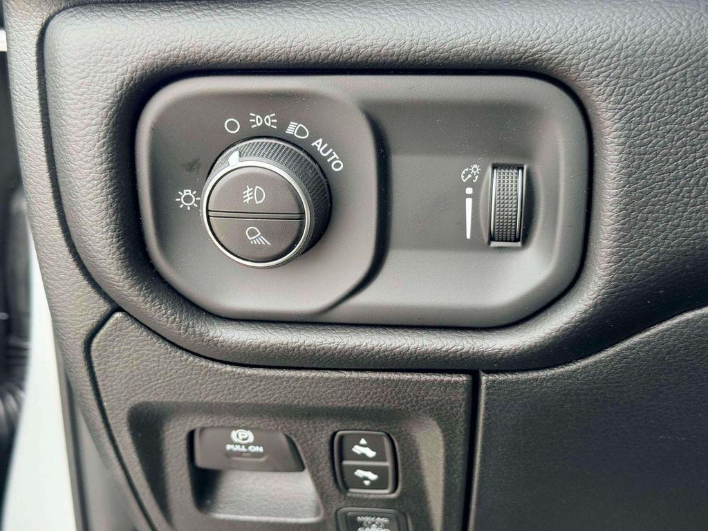 2026 RAM 1500 BIG HORN/LONE STAR — миниатюра 17