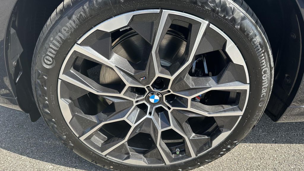 صورة مصغرة 11 لـ 2027 BMW X7 M60I