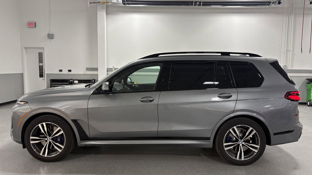 صورة 7 لـ 2026 BMW X7 XDRIVE40I