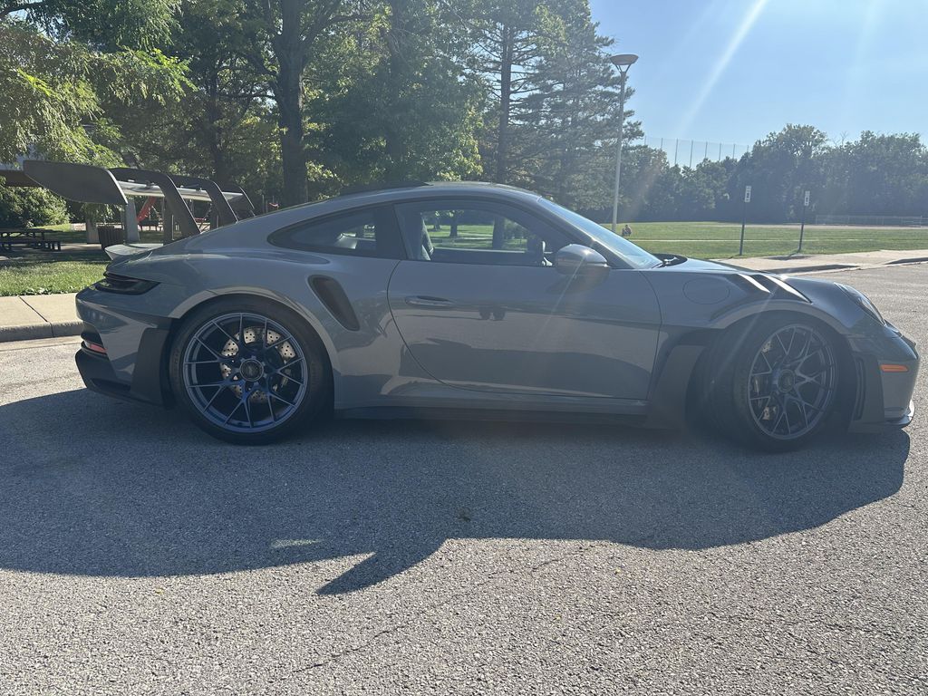 صورة 10 لـ 2025 Porsche 911 GT3 RS