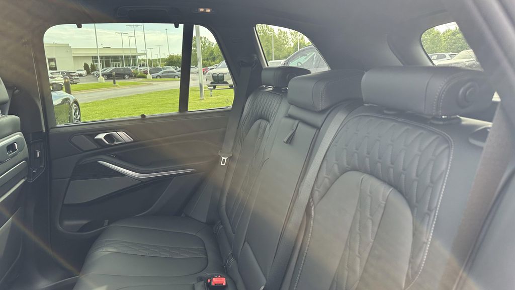 2026 BMW X5 M60I thumbnail 29