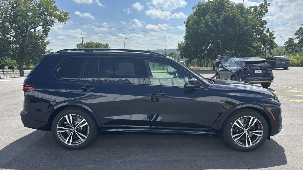 صورة مصغرة 11 لـ 2027 BMW X7 XDRIVE40I