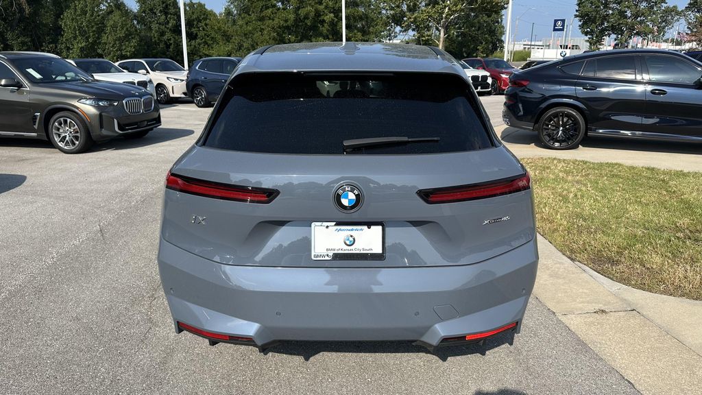 2026 BMW IX XDRIVE45 — миниатюра 9