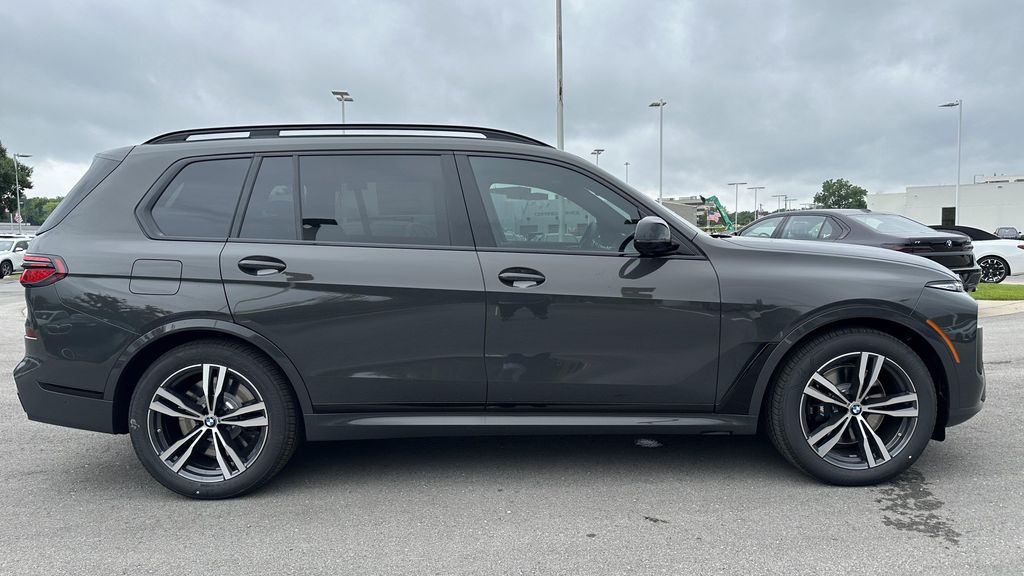 صورة مصغرة 11 لـ 2026 BMW X7 M60I