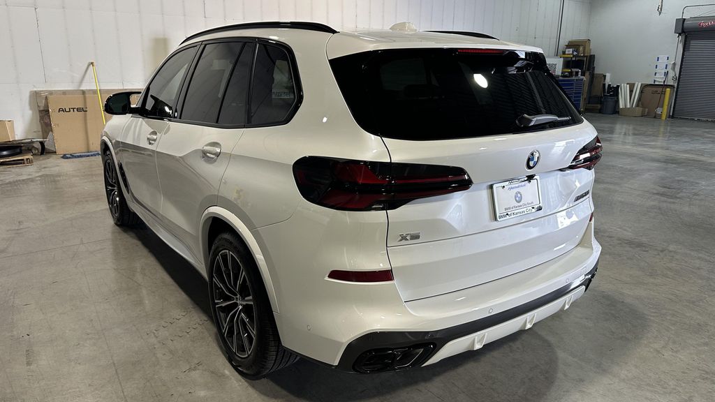 2026 BMW X5 M60I — фото 8