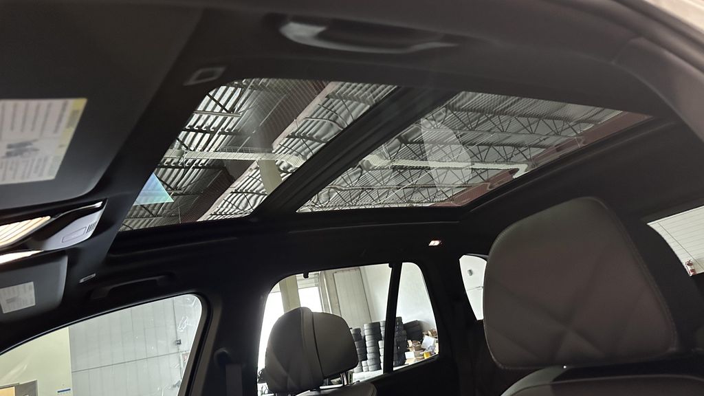 2026 BMW X5 M60I 缩略图 26