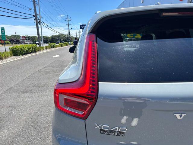 2025 Volvo XC40 B5 PLUS BRIGHT THEME — фото 8