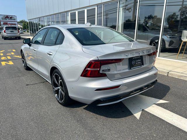 صورة 3 لـ 2023 Volvo S60 B5 PLUS DARK THEME