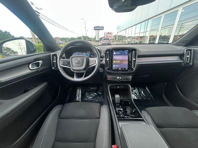 صورة مصغرة 19 لـ 2025 Volvo XC40 B5 PLUS DARK THEME