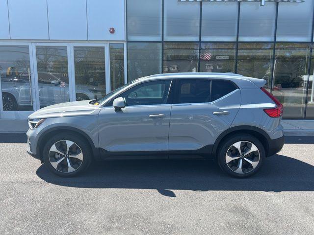 2025 Volvo XC40 B5 PLUS BRIGHT THEME 照片 2