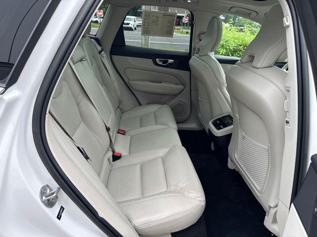 صورة مصغرة 13 لـ 2022 Volvo XC60 B5 INSCRIPTION