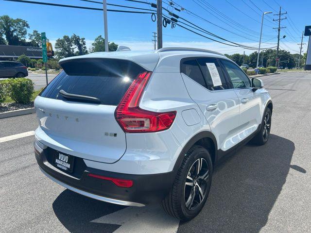 2025 VOLVO XC40 B5 CORE BRIGHT THEME photo 5