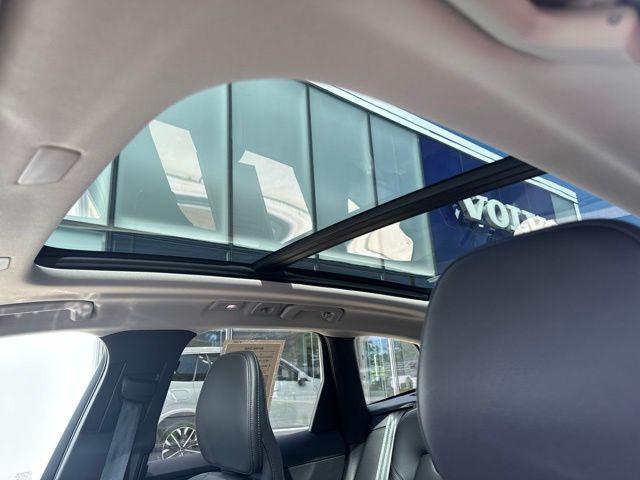صورة مصغرة 27 لـ 2024 Volvo XC60 B5 CORE DARK THEME