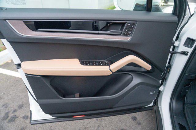 PORSCHE CAYENNE - 10