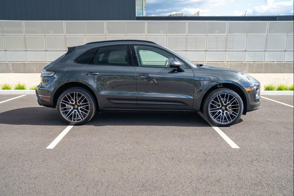 صورة 8 لـ 2026 Porsche MACAN