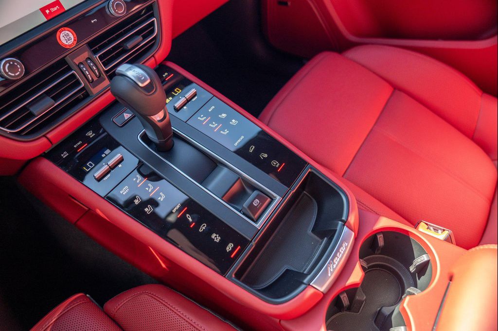 2026 Porsche MACAN — миниатюра 21