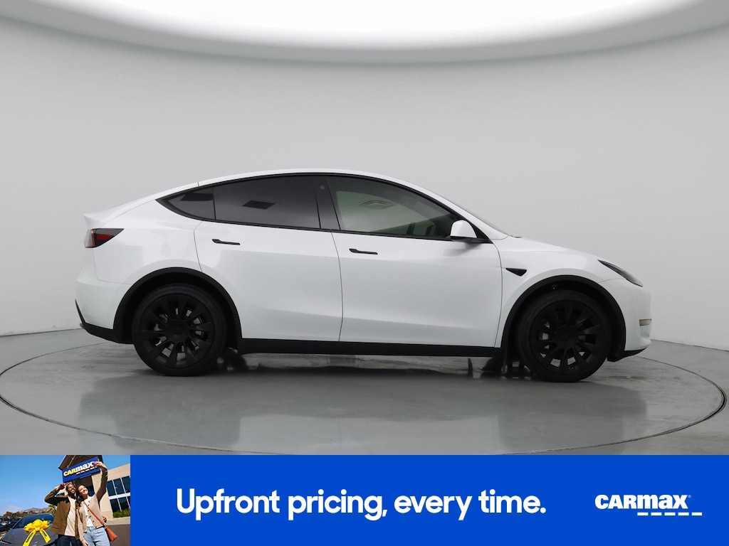 TESLA MODEL Y LONG RANGE - 9