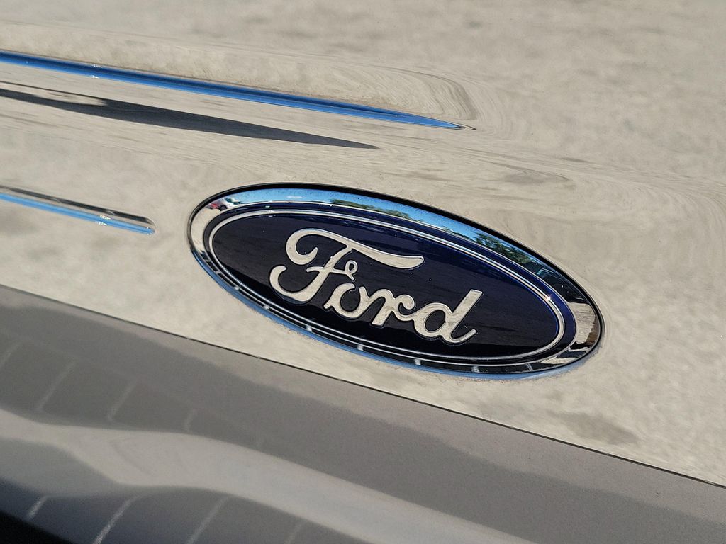 FORD F-150 LIMITED - 8